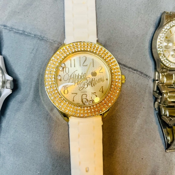 5 watches different brands, different styles, without battery, working - Picture 2 of 6